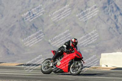 media/Dec-01-2025-Moto Forza (Mon) [[2daa91e15f]]/1-Advanced Group/Session 4 Turn 9/